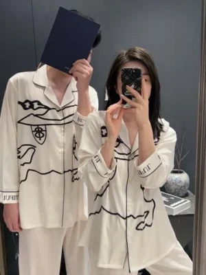 Pijama cặp – Xu hướng thời trang đôi vừa đẹp vừa thoải mái cho các cặp đôi