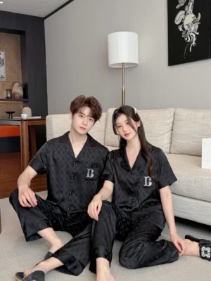 Pyjama đôi – Xu hướng đồ ngủ đôi đẹp, thoải mái và gắn kết cho các cặp đôi
